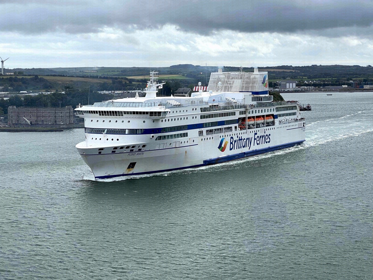 Brittany-Ferries-Fähre Pont-Aven verlässt Cork